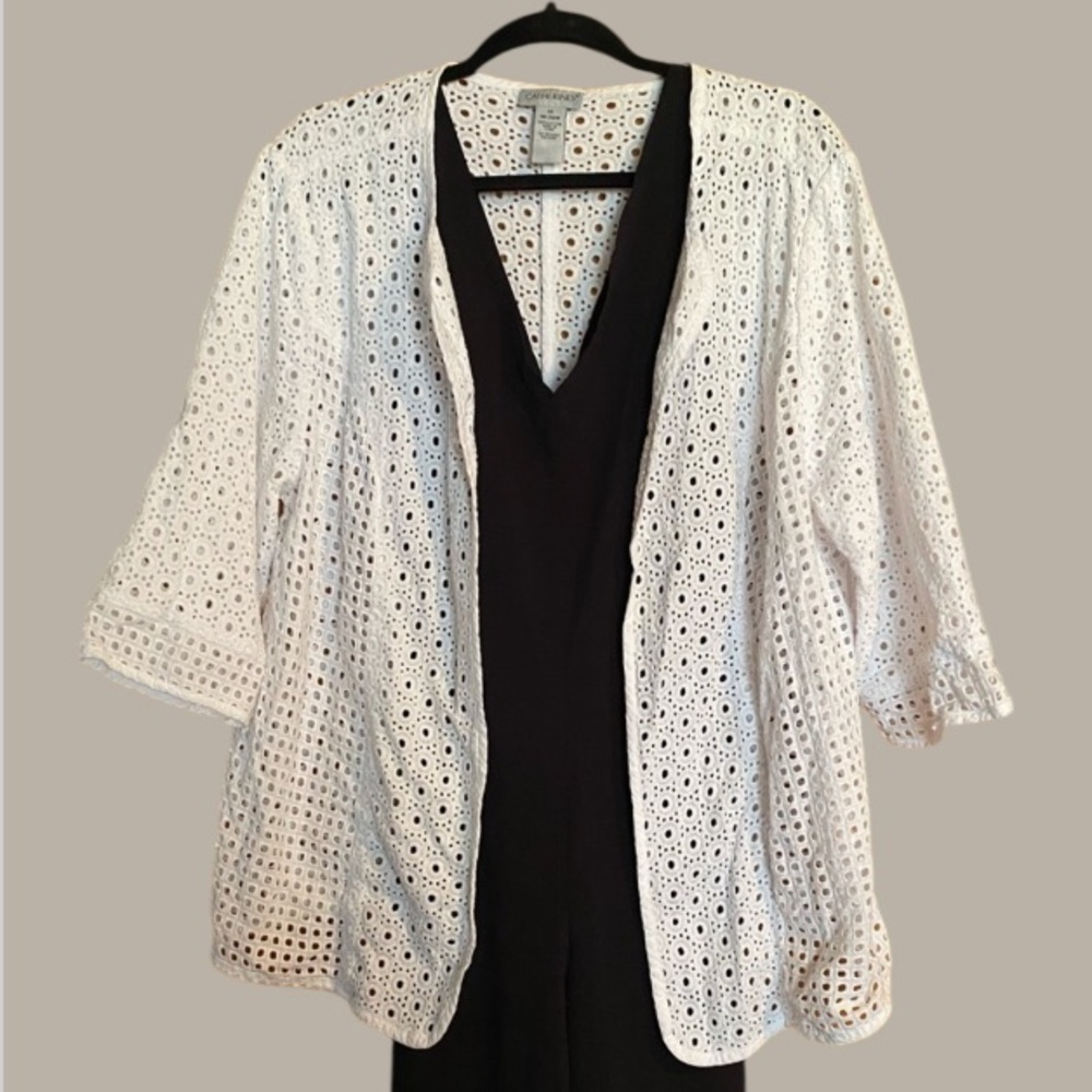 Gorgeous white Catherine’s mixed eyelet jacket size 1X